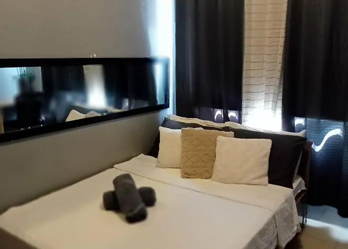 ホテル Deca Luxe マニラ市